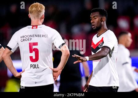 ALMERE, NIEDERLANDE - 18. OKTOBER: Hamdi Akujobi vom Almere City FC während des niederländischen TOTO KNVB Cup-Spiels zwischen dem Almere City FC und TOP Oss am 18. Oktober 2022 im Yanmar Stadion in Almere, Niederlande (Foto: Patrick Goosen/Orange Picts) Stockfoto