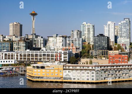 Blick auf die Space Needle und die Innenstadt von Seattle, Washington, USA Stockfoto