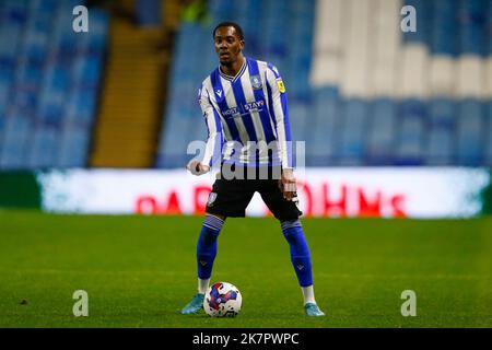 Sheffield, Großbritannien. 18. Oktober 2022. Jaden Brown #3 von Sheffield Mittwoch während des Papa John's Trophy Spiels Sheffield Mittwoch gegen Leicester City U21 in Hillsborough, Sheffield, Großbritannien, 18.. Oktober 2022 (Foto von Ben Early/News Images) in Sheffield, Großbritannien am 10/18/2022. (Foto von Ben Early/News Images/Sipa USA) Quelle: SIPA USA/Alamy Live News Stockfoto