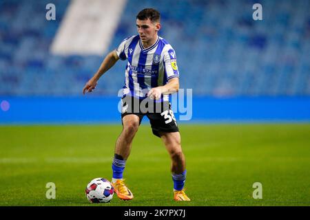 Sheffield, Großbritannien. 18. Oktober 2022. Will Trueman #38 von Sheffield Mittwoch während des Papa John's Trophy Spiels Sheffield Wednesday vs Leicester City U21 in Hillsborough, Sheffield, Großbritannien, 18.. Oktober 2022 (Foto von Ben Early/News Images) in Sheffield, Großbritannien am 10/18/2022. (Foto von Ben Early/News Images/Sipa USA) Quelle: SIPA USA/Alamy Live News Stockfoto