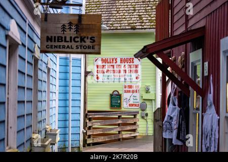 Dolly's House - ein historisches Bruderhaus an der Creek Street in Ketchikan, Alaska, USA Stockfoto