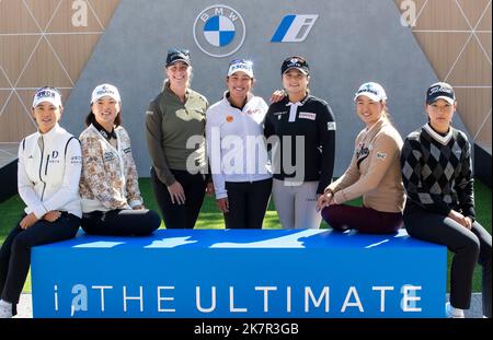 Wonju, Südkorea. 18. Oktober 2022. (L bis R) Choi Na-Yeon aus Südkorea, Ko Jin-Young aus Südkorea, Jennifer Kupcho aus den USA, Atthaya Thitikul aus Thailand, Choi Hye-Jin aus Südkorea, Minji Lee aus Australien und Kim Min-sol aus Südkorea, Fotoserie für die Medien vor ihrer Pressekonferenz zur LPGA BMW Ladies Championship 2022 im Oak Valley C.C in Wonju, Südkorea, am 18. Oktober 2022. (Foto: Lee Young-ho/Sipa USA) Quelle: SIPA USA/Alamy Live News Stockfoto