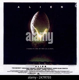 Filmposter Film Alien (USA/UK 1979) Regie: Ridley Scott 25. Mai 1979 **WARNUNG** dieses Foto ist nur für redaktionelle Zwecke bestimmt und unterliegt dem Copyright von 20TH CENTURY FOX und/oder dem von der Film oder Production Company beauftragten Fotografen und kann nur durch Veröffentlichungen in Verbindung mit der Werbung für den oben genannten Film reproduziert werden. Eine obligatorische Gutschrift für 20TH CENTURY FOX ist erforderlich. Der Fotograf sollte ebenfalls angerechnet werden, wenn er bekannt ist. Ohne schriftliche Genehmigung der Film Company kann keine kommerzielle Nutzung gewährt werden. Stockfoto
