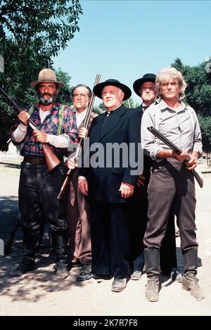 Victor French & Michael Landon Television: Das kleine Haus auf der Vorhof (TV-Serie) Charaktere: Isaiah Edwards & Charles Ingalls USA 1974-1983, 11. September 1974 **WARNUNG** Dieses Foto ist nur für redaktionelle Verwendung bestimmt und unterliegt dem Copyright von NBC und/oder dem von der Film- oder Produktionsfirma beauftragten Fotografen.Es kann nur durch Publikationen im Zusammenhang mit der Bewerbung des oben genannten Films reproduziert werden. Eine obligatorische Gutschrift an NBC ist erforderlich. Der Fotograf sollte auch bei Bekanntwerden des Fotos gutgeschrieben werden. Ohne schriftliche Genehmigung der Film Company kann keine kommerzielle Nutzung gewährt werden. Stockfoto