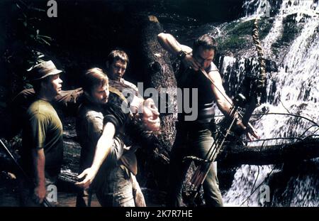 NED Beatty, Jon Voight, Ronny Cox, Bill McKinney & Burt Reynolds Film: Deliverance (USA 1972) Charaktere: Bobby, Ed, Drew, Mountain man, Lewis Regie: John Boorman 30 July 1972 **WARNUNG** Dieses Foto ist nur für den redaktionellen Gebrauch bestimmt und unterliegt dem Copyright von WARNER BROS. Und/oder den Fotografen, der vom Film- oder Produktionsunternehmen beauftragt wurde und nur durch Publikationen im Zusammenhang mit der Bewerbung des oben genannten Films reproduziert werden kann. Eine obligatorische Gutschrift an WARNER BROS. Ist erforderlich. Der Fotograf sollte auch bei Bekanntwerden des Fotos gutgeschrieben werden. Eine kommerzielle Nutzung kann ohne schriftliche Genehmigung von nicht gewährt werden Stockfoto