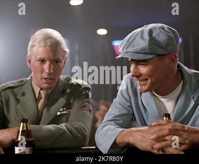 Richard Gere & Jan-Michael Vincent Film Baby Blue Marine (1976) Charaktere: Raider, Marion Regie: John D. Hancock 05. Mai 1976 **WARNUNG** dieses Foto ist nur für redaktionelle Zwecke bestimmt und unterliegt dem Copyright von COLUMBIA und/oder dem Fotografen, der von der Film or Production Company zugewiesen wurde. Es kann nur durch Veröffentlichungen in Verbindung mit der Werbung für den oben genannten Film reproduziert werden. Eine obligatorische Gutschrift für COLUMBIA ist erforderlich. Der Fotograf sollte ebenfalls angerechnet werden, wenn er bekannt ist. Ohne schriftliche Genehmigung der Film Company kann keine kommerzielle Nutzung gewährt werden. Stockfoto