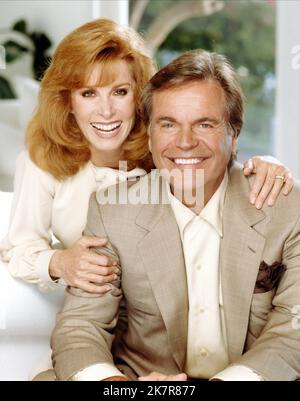 Stefanie Powers & Robert Wagner Television: Hart to Hart (TV-Serie) Charaktere: Jennifer Hart, Jonathan Hart USA 1979-1984, 25. August 1979 **WARNUNG** dieses Foto ist nur für redaktionelle Zwecke bestimmt und unterliegt dem Urheberrecht von ABC und/oder dem Fotografen, der von der Film or Production Company zugewiesen wurde. Eine obligatorische Gutschrift an ABC ist erforderlich. Der Fotograf sollte ebenfalls angerechnet werden, wenn er bekannt ist. Ohne schriftliche Genehmigung der Film Company kann keine kommerzielle Nutzung gewährt werden. Stockfoto