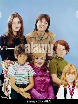 Susan Dey, David Cassidy, Jeremy Gelbwaks, Shirley Jones, Danny Bonaduce & Suzanne Crough Television: The Partridge Family (TV-Serie) Charaktere: Laurie Partridge, Keith Douglas Partridge, Christopher 'Chris' Partridge, Shirley Renfrew Partridge, Danny Partridge, Tracy Partridge USA 1970-1974, 25. September 1970 **WARNUNG** Dieses Foto ist nur für redaktionelle Verwendung bestimmt und unterliegt dem Copyright von ABC und/oder dem Fotografen, der von der Film- oder Produktionsfirma beauftragt wurde, und kann nur durch Publikationen im Zusammenhang mit der Bewerbung des oben genannten Films reproduziert werden. Eine obligatorische Gutschrift an ABC ist erforderlich. Stockfoto