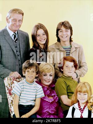 Dave Madden, Susan Dey, David Cassidy, Jeremy Gelbwaks, Shirley Jones, Danny Bonaduce & Suzanne Crough Television: The Partridge Family (TV-Serie) Charaktere: Reuben Kincaid, Laurie Partridge, Keith Douglas Partridge, Christopher 'Chris' Partridge, Shirley Renfrew Partridge, Danny Partridge, Tracy Partridge USA 1970-1974, 25. September 1970 **WARNUNG** Dieses Foto ist nur für redaktionelle Verwendung bestimmt und unterliegt dem Copyright von ABC und/oder dem von der Film- oder Produktionsfirma beauftragten Fotografen.Es kann nur von Publikationen im Zusammenhang mit der Bewerbung des oben genannten Films reproduziert werden. Ein Mandant Stockfoto