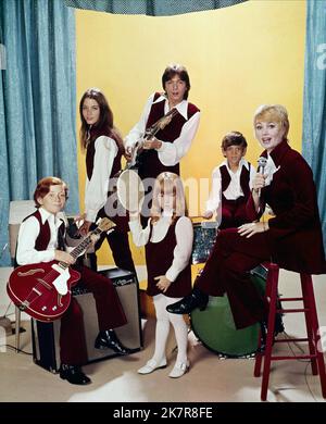 Danny Bonaduce, Susan Dey, David Cassidy, Suzanne Crough, Jeremy Gelbwaks & Shirley Jones Television: The Partridge Family (TV-Serie) Charaktere: Danny Partridge, Laurie Partridge, Keith Douglas Partridge, Tracy Partridge, Christopher 'Chris' Partridge, Shirley Renfrew Partridge USA 1970-1974, 25. September 1970 **WARNUNG** Dieses Foto ist nur für redaktionelle Verwendung bestimmt und unterliegt dem Copyright von ABC und/oder dem von der Film- oder Produktionsfirma beauftragten Fotografen.Es kann nur von Publikationen im Zusammenhang mit der Bewerbung des oben genannten Films reproduziert werden. Eine obligatorische Gutschrift an ABC ist erforderlich. Stockfoto