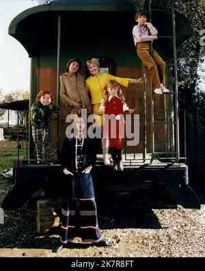 Danny Bonaduce, David Cassidy, Susan Dey, Shirley Jones, Suzanne Crough & Jeremy Gelbwaks Television: The Partridge Family (TV-Serie) Charaktere: Danny Partridge, Keith Douglas Partridge, Laurie Partridge, Shirley Renfrew Partridge, Tracy Partridge, Christopher 'Chris' Partridge USA 1970-1974, 25. September 1970 **WARNUNG** Dieses Foto ist nur für redaktionelle Verwendung bestimmt und unterliegt dem Copyright von ABC und/oder dem von der Film- oder Produktionsfirma beauftragten Fotografen.Es kann nur von Publikationen im Zusammenhang mit der Bewerbung des oben genannten Films reproduziert werden. Eine obligatorische Gutschrift an ABC ist erforderlich. Stockfoto