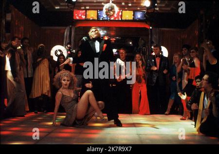 Bernadette Peters, Steve Martin Film the Jerk (1979) Charaktere: Marie Kimble Johnson, Navin R. Johnson Regie: Carl reiner 14. Dezember 1979 **WARNUNG** dieses Foto ist nur für redaktionelle Zwecke bestimmt und unterliegt dem Urheberrecht von MCAUNIVERSAL und/oder dem Fotografen, der von der Film- oder Produktionsgesellschaft zugewiesen wurde. Eine obligatorische Gutschrift an MCAUNIVERSAL ist erforderlich. Der Fotograf sollte ebenfalls angerechnet werden, wenn er bekannt ist. Ohne schriftliche Genehmigung der Film Company kann keine kommerzielle Nutzung gewährt werden. Stockfoto