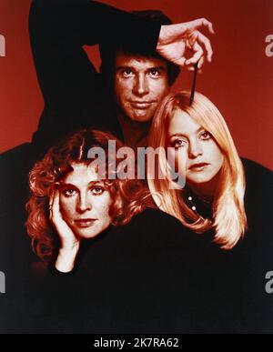 Julie Christie, Warren Beatty, Goldie Hawn Film: Shampoo (USA 1975) Charaktere: Jackie Shawn,George Roundy,Jill Regie: Hal Ashby 11 February 1975 **WARNUNG** Dieses Foto ist nur für redaktionelle Verwendung bestimmt und unterliegt dem Copyright von COLUMBIA und/oder dem von der Film- oder Produktionsfirma beauftragten Fotografen und kann nur von Publikationen im Zusammenhang mit der Bewerbung des oben genannten Films reproduziert werden. Eine obligatorische Gutschrift an COLUMBIA ist erforderlich. Der Fotograf sollte auch bei Bekanntwerden des Fotos gutgeschrieben werden. Ohne schriftliche Genehmigung der Film Company kann keine kommerzielle Nutzung gewährt werden. Stockfoto