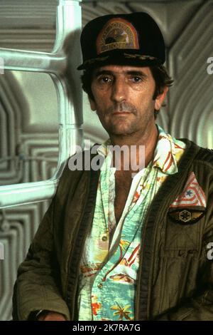 Harry Dean Stanton Film: Alien (USA/UK 1979) Charaktere: Brett Regie: Ridley Scott 25 May 1979 **WARNUNG** Dieses Foto ist nur für den redaktionellen Gebrauch bestimmt und unterliegt dem Copyright von 20. CENTURY FOX und/oder des Fotografen, der von der Film- oder Produktionsfirma beauftragt wurde, und kann nur durch Publikationen im Zusammenhang mit der Bewerbung des oben genannten Films reproduziert werden. Eine obligatorische Gutschrift an 20. CENTURY FOX ist erforderlich. Der Fotograf sollte auch bei Bekanntwerden des Fotos gutgeschrieben werden. Ohne schriftliche Genehmigung der Film Company kann keine kommerzielle Nutzung gewährt werden. Stockfoto