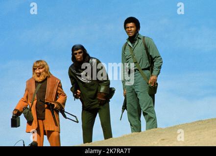 Roddy McDowall & Austin Stoker Film: Battle for the Planet of the Apes (1979) Charaktere: Caesar & MacDonald Regie: J. Lee Thompson 15 June 1973 **WARNUNG** Dieses Foto ist nur für den redaktionellen Gebrauch bestimmt und unterliegt dem Copyright von 20 CENTURY FOX und/oder des Fotografen, der von der Film- oder Produktionsfirma beauftragt wurde, und kann nur durch Publikationen im Zusammenhang mit der Bewerbung des oben genannten Films reproduziert werden. Eine obligatorische Gutschrift an 20 CENTURY FOX ist erforderlich. Der Fotograf sollte auch bei Bekanntwerden des Fotos gutgeschrieben werden. Ohne schriftliche Genehmigung der Film Company kann keine kommerzielle Nutzung gewährt werden. Stockfoto