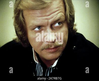 David Soul Television: Starsky & Hutch; Starsky and Hutch (TV Series) USA 1975–1979, 10. September 1975 **WARNUNG** Dieses Foto ist nur für redaktionelle Verwendung bestimmt und unterliegt dem Copyright von ABC und/oder des Fotografen, der von der Film- oder Produktionsfirma beauftragt wurde, und kann nur durch Publikationen im Zusammenhang mit der Bewerbung des oben genannten Films reproduziert werden. Eine obligatorische Gutschrift an ABC ist erforderlich. Der Fotograf sollte auch bei Bekanntwerden des Fotos gutgeschrieben werden. Ohne schriftliche Genehmigung der Film Company kann keine kommerzielle Nutzung gewährt werden. Stockfoto