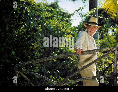 Burt Lancaster Film The Island of Dr. Moreau (1970) Charaktere: Dr. Paul Moreau Regie: Don Taylor 13. Juli 1977 **WARNUNG** dieses Foto ist nur für redaktionelle Zwecke bestimmt und unterliegt dem Urheberrecht von WARNER BROS und/oder dem Fotografen, der von der Film- oder Produktionsgesellschaft beauftragt wurde, und kann nur durch Veröffentlichungen in Verbindung mit der Promotion des obigen Films reproduziert werden. Eine obligatorische Gutschrift für WARNER BROS ist erforderlich. Der Fotograf sollte ebenfalls angerechnet werden, wenn er bekannt ist. Ohne schriftliche Genehmigung der Film Company kann keine kommerzielle Nutzung gewährt werden. Stockfoto