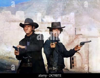 Richard Crenna & Stephen Boyd Film: The Man Called Noon; Un Hombre Llamado Noon; Lo Chiamavano Mezzogiorno (1973) Charaktere: Noon & Rimes Regie: Peter Collinson 06. August 1973 **WARNUNG** Dieses Foto ist nur für redaktionelle Zwecke bestimmt und unterliegt dem Copyright nationaler ALLGEMEINER BILDER und/oder des Fotografen, der von der Film- oder Produktionsfirma beauftragt wurde, und kann nur von Publikationen im Zusammenhang mit der Bewerbung des oben genannten Films reproduziert werden. Eine obligatorische Gutschrift für NATIONALE ALLGEMEINE BILDER ist erforderlich. Der Fotograf sollte auch bei Bekanntwerden des Fotos gutgeschrieben werden. Es kann keine kommerzielle Nutzung gewährt werden Stockfoto