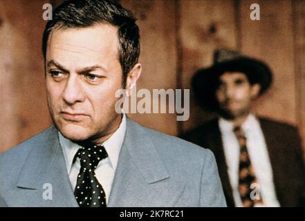 Tony Curtis Film: Lepke (1972) Charaktere: Louis 'Lepke' Buchalter Regie: Menahem Golan 01 June 1975 **WARNUNG** Dieses Foto ist nur für den redaktionellen Gebrauch bestimmt und unterliegt dem Copyright von WARNER BROS und/oder des Fotografen, der von der Film- oder Produktionsfirma beauftragt wurde, und kann nur durch Publikationen im Zusammenhang mit der Bewerbung des oben genannten Films reproduziert werden. Eine obligatorische Gutschrift an WARNER BROS ist erforderlich. Der Fotograf sollte auch bei Bekanntwerden des Fotos gutgeschrieben werden. Ohne schriftliche Genehmigung der Film Company kann keine kommerzielle Nutzung gewährt werden. Stockfoto