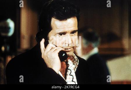 James Garner Television: The Rockford Files (TV-Serie) Charaktere: Jim Rockford USA 1974-1980, / 1978 13. September 1974 **WARNUNG** Dieses Foto ist nur für den redaktionellen Gebrauch bestimmt und unterliegt dem Copyright von NBC und/oder dem von der Film- oder Produktionsfirma beauftragten Fotografen.Es kann nur durch Publikationen im Zusammenhang mit der Bewerbung des oben genannten Films reproduziert werden. Eine obligatorische Gutschrift an NBC ist erforderlich. Der Fotograf sollte auch bei Bekanntwerden des Fotos gutgeschrieben werden. Ohne schriftliche Genehmigung der Film Company kann keine kommerzielle Nutzung gewährt werden. Stockfoto