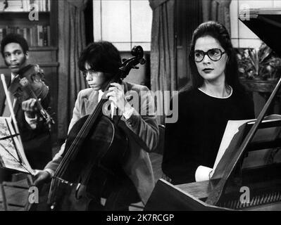 Ali MacGraw Film Love Story (USA 1970) Charaktere: Jennifer Cavalleri Regie: Arthur Hiller 16. Dezember 1970 **WARNUNG** dieses Foto ist nur für redaktionelle Zwecke bestimmt und unterliegt dem Urheberrecht von PARAMOUNT und/oder dem Fotografen, der von der Film- oder Produktionsgesellschaft beauftragt wurde. Es kann nur durch Veröffentlichungen in Verbindung mit der Werbung für den obigen Film reproduziert werden. Es ist eine obligatorische Gutschrift bis ÜBERGEORDNETEN BETRAG erforderlich. Der Fotograf sollte ebenfalls angerechnet werden, wenn er bekannt ist. Ohne schriftliche Genehmigung der Film Company kann keine kommerzielle Nutzung gewährt werden. Stockfoto