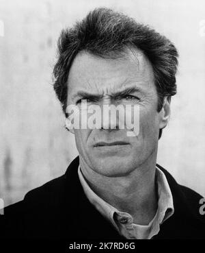 Clint Eastwood Film: Escape from Alcatraz (USA 1979) Charaktere: Frank Morris Regie: Don Siegel 22 June 1979 **WARNUNG** Dieses Foto ist nur für redaktionelle Zwecke bestimmt und unterliegt dem Copyright von PARAMOUNT und/oder des Fotografen, der von der Film- oder Produktionsfirma beauftragt wurde und darf nur von Publikationen im Zusammenhang mit der Bewerbung des oben genannten Films reproduziert werden. Eine obligatorische Gutschrift an PARAMOUNT ist erforderlich. Der Fotograf sollte auch bei Bekanntwerden des Fotos gutgeschrieben werden. Ohne schriftliche Genehmigung der Film Company kann keine kommerzielle Nutzung gewährt werden. Stockfoto