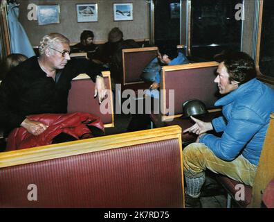 George Kennedy & Clint Eastwood Film: The Eiger Sanction (1978) Charaktere: Ben Bowman, Dr. Jonathan Hemlock Regie: Clint Eastwood 21 May 1975 **WARNUNG** Dieses Foto ist nur für redaktionelle Zwecke bestimmt und unterliegt dem Copyright von UNIVERSAL und/oder dem Fotografen, der von der Film- oder Produktionsgesellschaft beauftragt wurde und darf nur durch Publikationen im Zusammenhang mit der Bewerbung des oben genannten Films reproduziert werden. Eine obligatorische Gutschrift an UNIVERSAL ist erforderlich. Der Fotograf sollte auch bei Bekanntwerden des Fotos gutgeschrieben werden. Ohne schriftliche Genehmigung der Film Company kann keine kommerzielle Nutzung gewährt werden. Stockfoto