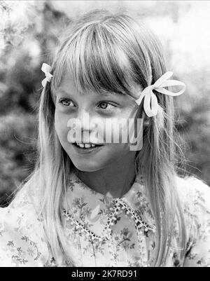 Jodie Foster Film: Tom Sawyer (USA 1973) Charaktere: Becky Thatcher Regie: Don Taylor 14 March 1973 **WARNUNG** Dieses Foto ist nur für redaktionelle Verwendung bestimmt und unterliegt dem Copyright von UNITED ARTISTS und/oder dem von der Film- oder Produktionsfirma beauftragten Fotografen und kann nur durch Publikationen im Zusammenhang mit der Bewerbung des oben genannten Films reproduziert werden. Eine obligatorische Gutschrift für UNITED ARTISTS ist erforderlich. Der Fotograf sollte auch bei Bekanntwerden des Fotos gutgeschrieben werden. Ohne schriftliche Genehmigung der Film Company kann keine kommerzielle Nutzung gewährt werden. Stockfoto