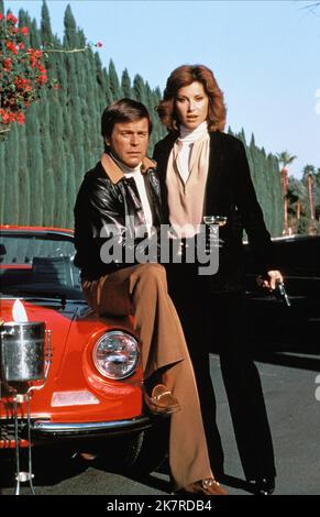 Robert Wagner & Stefanie Powers Television: Hart to Hart (TV-Serie) Charaktere: Jonathan Hart, Jennifer Hart USA 1979-1984, 25. August 1979 **WARNUNG** dieses Foto ist nur für redaktionelle Zwecke bestimmt und unterliegt dem Urheberrecht von ABC und/oder dem Fotografen, der von der Film or Production Company zugewiesen wurde. Eine obligatorische Gutschrift an ABC ist erforderlich. Der Fotograf sollte ebenfalls angerechnet werden, wenn er bekannt ist. Ohne schriftliche Genehmigung der Film Company kann keine kommerzielle Nutzung gewährt werden. Stockfoto