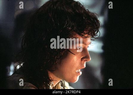 Sigourney Weaver Film: Alien (USA/UK 1979) Charaktere: Ripley Regie: Ridley Scott 25 May 1979 **WARNUNG** Dieses Foto ist nur für den redaktionellen Gebrauch bestimmt und unterliegt dem Copyright von 20. CENTURY FOX und/oder des Fotografen, der von der Film- oder Produktionsfirma beauftragt wurde, und kann nur durch Publikationen im Zusammenhang mit der Bewerbung des oben genannten Films reproduziert werden. Eine obligatorische Gutschrift an 20. CENTURY FOX ist erforderlich. Der Fotograf sollte auch bei Bekanntwerden des Fotos gutgeschrieben werden. Ohne schriftliche Genehmigung der Film Company kann keine kommerzielle Nutzung gewährt werden. Stockfoto