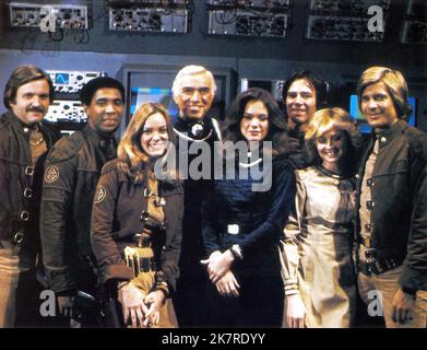 Tony Swartz, Herb Jefferson Jr., Anne Lockhart, Lorne Greene, Maren Jensen, Richard Hatch, Laurette Spang & Dirk Benedict Television: Battlestar Galactica (TV-Serie) Charaktere: Sgt. Jolly, LT. Boomer, Sheba, Cmdr. Adama, Athene, Capt. Apollo, Cassiopeia, Lt. Starbuck Usa 1978-1979, 17. September 1978 **WARNUNG** Dieses Foto ist nur für redaktionelle Zwecke bestimmt und unterliegt dem Copyright von UNIVERSAL TV und/oder dem von der Film- oder Produktionsfirma beauftragten Fotografen und kann nur durch Publikationen im Zusammenhang mit der Bewerbung des oben genannten Films reproduziert werden. Eine obligatorische Gutschrift für UNIVERSAL TV ist erforderlich Stockfoto