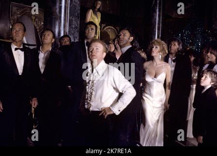 Eric Shea, Red Buttons, Gene Hackman & Stella Stevens Film: The Poseidon Adventure (USA 1972) Charaktere: Robin, Martin, Reverend Scott, Linda Rogo Regie: Ronald Neame 12 December 1972 **WARNUNG** Dieses Foto ist nur für den redaktionellen Gebrauch bestimmt und unterliegt dem Copyright von 20. CENTURY FOX und/oder des Fotografen, der von der Film- oder Produktionsfirma beauftragt wurde, und kann nur von Publikationen im Zusammenhang mit der Bewerbung des oben genannten Films reproduziert werden. Eine obligatorische Gutschrift an 20. CENTURY FOX ist erforderlich. Der Fotograf sollte auch bei Bekanntwerden des Fotos gutgeschrieben werden. Ohne Schreibzugriff kann keine kommerzielle Nutzung gewährt werden Stockfoto