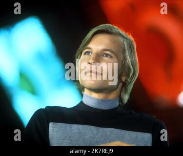 Michael York Film: Logan'S Run (USA 1976) Charaktere: Logan Regie: Michael Anderson 23 June 1976 **WARNUNG** Dieses Foto ist nur für redaktionelle Zwecke bestimmt und unterliegt dem Copyright von MGM und/oder dem Fotografen, der von der Film- oder Produktionsfirma beauftragt wurde, und kann nur von Publikationen im Zusammenhang mit der Bewerbung des oben genannten Films reproduziert werden. Eine obligatorische Gutschrift an MGM ist erforderlich. Der Fotograf sollte auch bei Bekanntwerden des Fotos gutgeschrieben werden. Ohne schriftliche Genehmigung der Film Company kann keine kommerzielle Nutzung gewährt werden. Stockfoto