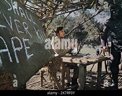 Noah Keen Film Battle for the Planet of the Affen (1971) Charaktere: Abe der Lehrer Regie: J. Lee Thompson 15. Juni 1973 **WARNUNG** dieses Foto ist nur für redaktionelle Zwecke bestimmt und unterliegt dem Copyright von 20 CENTURY FOX und/oder dem Fotografen, der von der Film or Production Company zugewiesen wurde. Eine obligatorische Gutschrift für 20 CENTURY FOX ist erforderlich. Der Fotograf sollte ebenfalls angerechnet werden, wenn er bekannt ist. Ohne schriftliche Genehmigung der Film Company kann keine kommerzielle Nutzung gewährt werden. Stockfoto