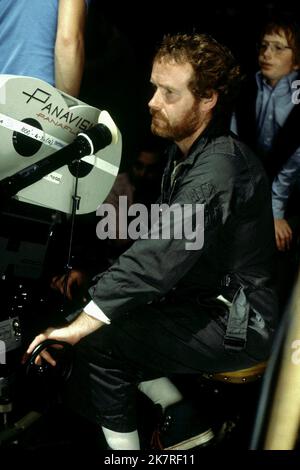 Ridley Scott Film Alien (USA/UK 1979) Regie: Ridley Scott 25. Mai 1979 **WARNUNG** dieses Foto ist nur für redaktionelle Zwecke bestimmt und unterliegt dem Copyright von 20TH CENTURY FOX und/oder dem von der Film oder Production Company beauftragten Fotografen und kann nur durch Veröffentlichungen in Verbindung mit der Werbung für den oben genannten Film reproduziert werden. Eine obligatorische Gutschrift für 20TH CENTURY FOX ist erforderlich. Der Fotograf sollte ebenfalls angerechnet werden, wenn er bekannt ist. Ohne schriftliche Genehmigung der Film Company kann keine kommerzielle Nutzung gewährt werden. Stockfoto