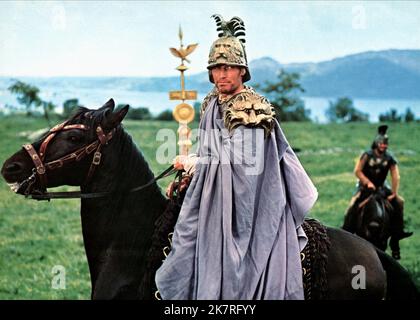 Charlton Heston Film: Julius Caesar (1970) Charaktere: Marc Antony Regie: Stuart Burges 03 February 1970 **WARNUNG** Dieses Foto ist nur für redaktionelle Verwendung bestimmt und unterliegt dem Copyright von MGM und/oder dem von der Film- oder Produktionsfirma beauftragten Fotografen und kann nur durch Publikationen im Zusammenhang mit der Bewerbung des oben genannten Films reproduziert werden. Eine obligatorische Gutschrift an MGM ist erforderlich. Der Fotograf sollte auch bei Bekanntwerden des Fotos gutgeschrieben werden. Ohne schriftliche Genehmigung der Film Company kann keine kommerzielle Nutzung gewährt werden. Stockfoto