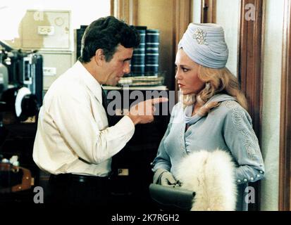 Peter Falk & Madeline Kahn Film: The Cheap Detective (USA 1978) Charaktere: Lou Peckinpaugh & Mrs. Montenegro Regie: Robert Moore 09 June 1978 **WARNUNG** Dieses Foto ist nur für redaktionelle Zwecke bestimmt und unterliegt dem Copyright von COLUMBIA PICTURES und/oder des Fotografen, der von der Film- oder Produktionsfirma beauftragt wurde und darf nur von Publikationen im Zusammenhang mit der Bewerbung des oben genannten Films reproduziert werden. Eine obligatorische Gutschrift für COLUMBIA PICTURES ist erforderlich. Der Fotograf sollte auch bei Bekanntwerden des Fotos gutgeschrieben werden. Ohne schriftliche Genehmigung der Film Company kann keine kommerzielle Nutzung gewährt werden. Stockfoto