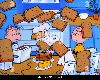 Linus, Snoopy & Charlie Brown Film A Charlie Brown Thanksgiving (TV-Film) Charaktere: Snoopy & Charlie Brown USA 1973, Regie: Bill Melendez, Phil Roman 20. November 1973 **WARNUNG** dieses Foto ist nur für redaktionelle Zwecke bestimmt und unterliegt dem Copyright von CBS und/oder dem Fotografen, der von der Film- oder Produktionsgesellschaft zugewiesen wurde. Es kann nur durch Veröffentlichungen in Verbindung mit der Werbung für den oben genannten Film reproduziert werden. Eine obligatorische Gutschrift an CBS ist erforderlich. Der Fotograf sollte ebenfalls angerechnet werden, wenn er bekannt ist. Ohne schriftliche Genehmigung der Film Company kann keine kommerzielle Nutzung gewährt werden. Stockfoto