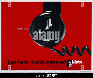 Film Poster  Film Klute (USA 1971)   Director: Alan J. Pakula 23 June 1971   **WARNING** This Photograph is for editorial use only and is the copyright of WARNER BROS and/or the Photographer assigned by the  Film or Production Company and can only be reproduced by publications in conjunction with the promotion of the above  Film. A Mandatory Credit To WARNER BROS is required. The Photographer should also be credited when known. No commercial use can be granted without written authority from the  Film Company. Stockfoto