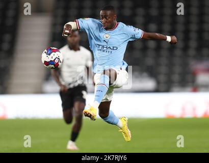 Derby, England, 18.. Oktober 2022. Carlos Borges aus Manchester City während des Papa Johns Trophy-Spiels im Pride Park Stadium, Derby. Bildnachweis sollte lauten: Darren Staples / Sportimage Stockfoto