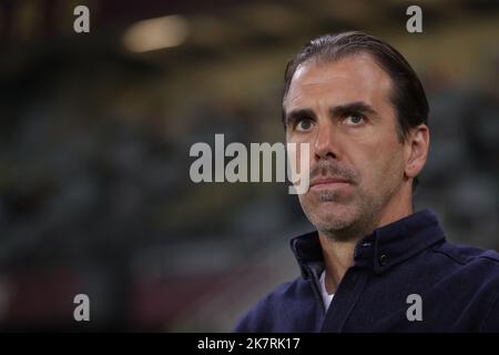 Turin, Italien, 18.. Oktober 2022. Edoardo Gorini Cheftrainer von AS Cittadella schaut vor dem Start in das Spiel Coppa Italia im Stadio Grande Torino in Turin. Bildnachweis sollte lauten: Jonathan Moscrop / Sportimage Stockfoto