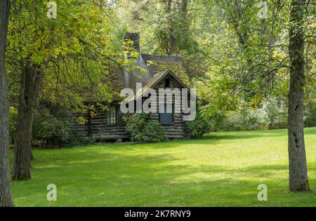 Die Blockhütte wurde ursprünglich als Kinderspielhaus in den Gärten von Fort Ticonderoga gebaut Stockfoto