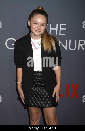 Oktober 18, 2022, New York City, New York, USA: Schauspieler ALIX WEST LEFLER nimmt an der New York Special Screening von Netflixâ €™s â €˜die gute Nurseâ €™ statt am Pariser Theater. (Bild: © Nancy Kaserman/ZUMA Press Wire) Stockfoto