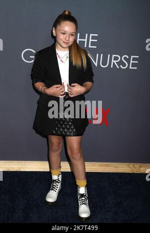 Oktober 18, 2022, New York City, New York, USA: Schauspieler ALIX WEST LEFLER nimmt an der New York Special Screening von Netflixâ €™s â €˜die gute Nurseâ €™ statt am Pariser Theater. (Bild: © Nancy Kaserman/ZUMA Press Wire) Stockfoto