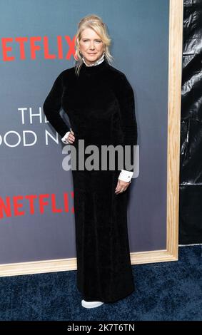 New York, USA. 18. Oktober 2022. Amy Loughren nimmt am 18. Oktober 2022 an der Netflix-Premiere von Good Nurse am Pariser Theater in New York Teil. (Foto von Lev Radin/Sipa USA) Quelle: SIPA USA/Alamy Live News Stockfoto