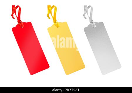 Rot, Gold und Silber Weihnachten Verkauf Tags mit Bändern isoliert auf weißem Hintergrund mit Clipping Pfad Stockfoto