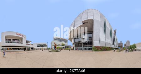 Sacramento, USA - 4. Juni 2022: Einkaufszentrum in der Fußgängerzone in der Innenstadt von Sacramento ohne Menschen. Stockfoto