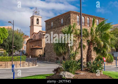 Musée de la Tour Carrée in Sainte Maxime, im Departement Var der Region Provence-Alpes-Côte d'Azur im Südosten Frankreichs. Stockfoto