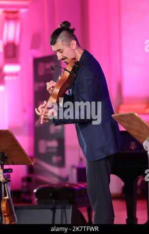 Krakau, Polen - 4. Juli 2022: Adam Baldych Quartett und Paolo Fresu live auf der Bühne der Krakauer Philharmonie beim Summer Jazz Festival in Krakau, Polen Stockfoto