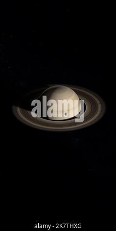 Mond oder Satellit umkreisen den Saturn-Planeten und seine Ringe im Weltraum Stockfoto